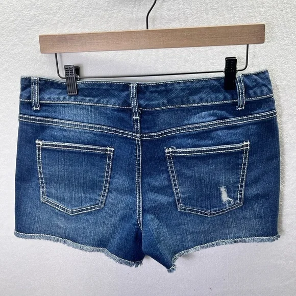 Maurices Cut off Denim Shorts Womens 9/10 Distresses Cute Stretch Summer 2090 - Picture 5 of 6